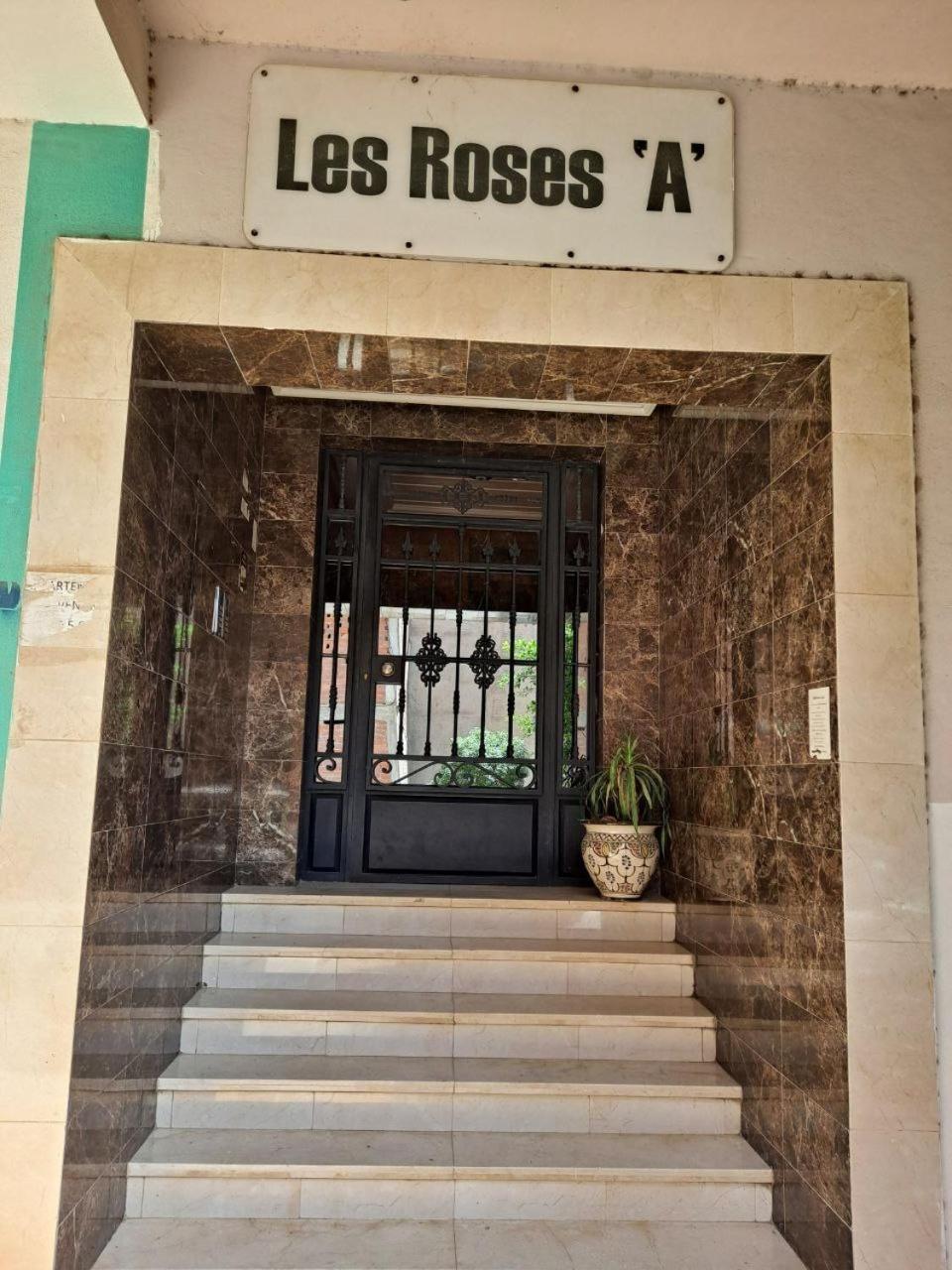 Apartment Les Roses A Tangier